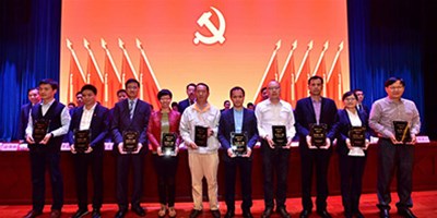 J9.COM精机荣获新桥街路产值和纳税企业称号